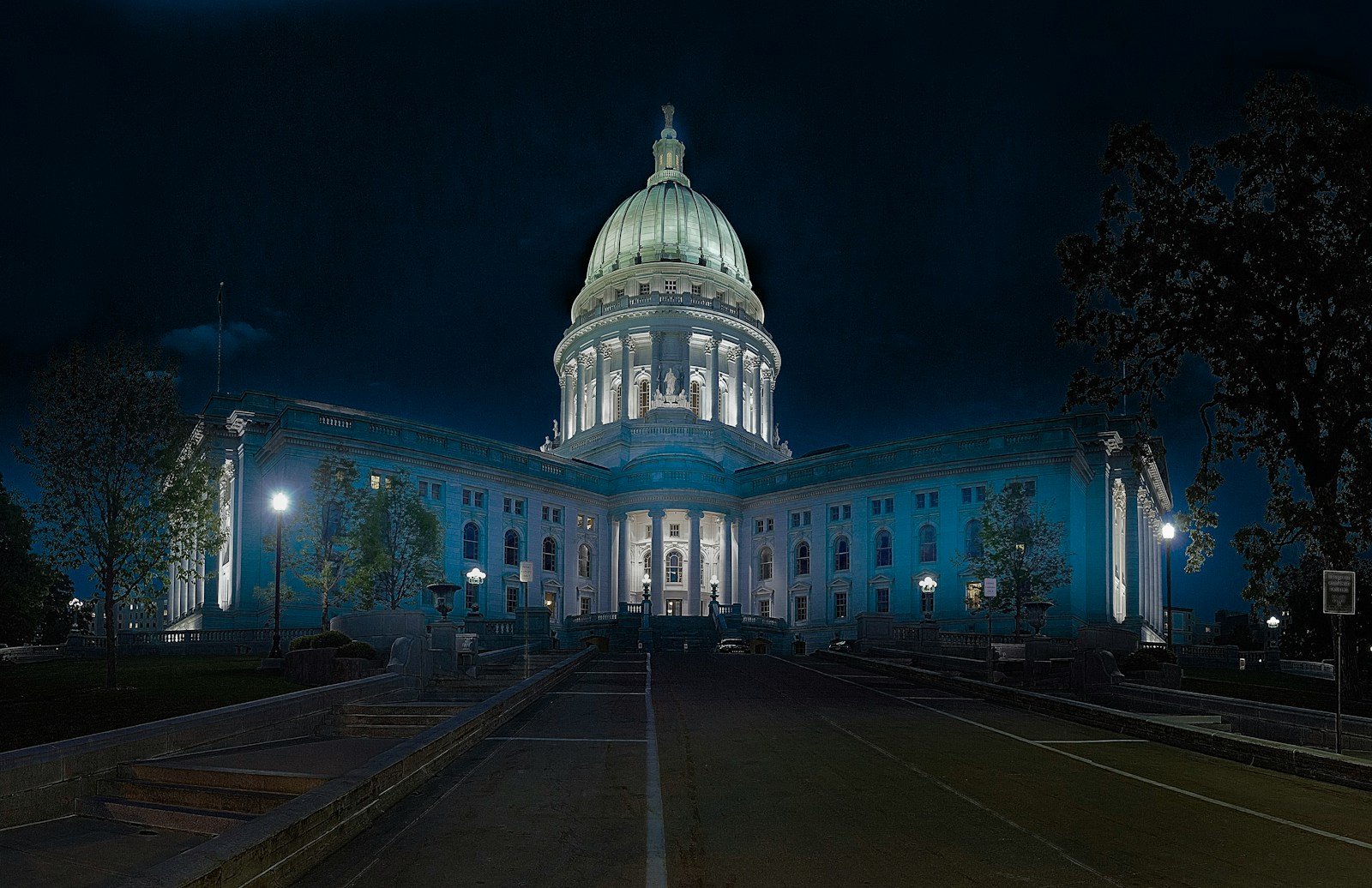 This is a 44 image HDR panoramic image of the Capitol building. This has been down sampled to 4k width so that it’s not stupidly large. I’m playing around with HDR panoramas at the moment and this one turned out pretty well.